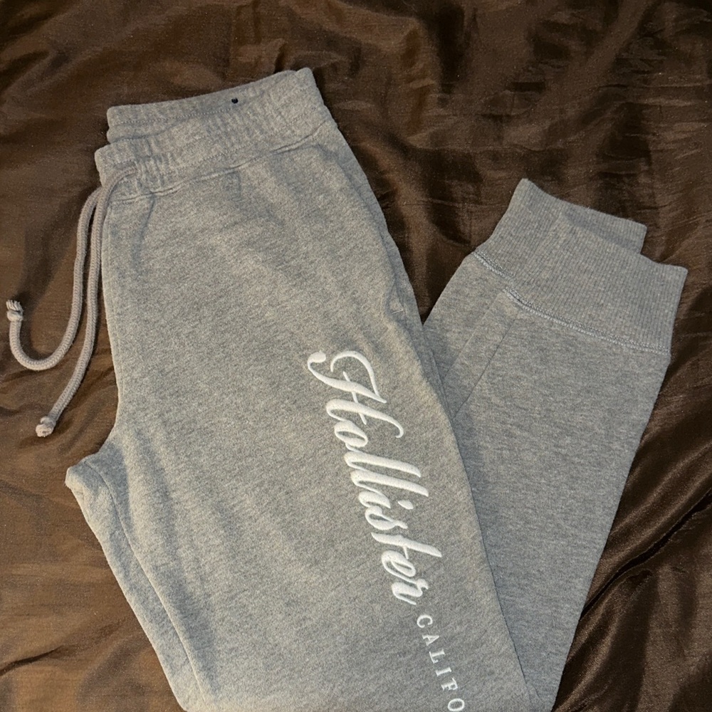 Hollister Women’s Heather Gray Sweatpants